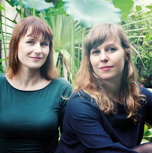 Ylva und Hilde Østby (Foto: Anna-Julia Granberg BLUNDERBUSS)