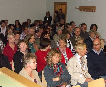 120 Zuhörer waren 'Zeuge' der besonderen Berleburger Kriminacht. (SZ-Foto: Dr. Volker Gastreich)