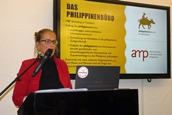 Bildungsreferentin Hannah Wolf vom Philippinenbüro in Köln sprach jetzt auf dem Literaturpflaster im Dritten Ort, der Berleburger Bücherei der Zukunft, über „Klimakrise und Gerechtigkeit in den Philippinen“.