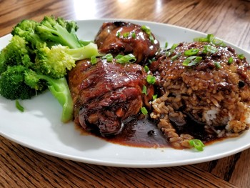 Kochkurs 'Adobo - Das Nationalgericht der Philippinen (VHS)': Chicken Adobo (Foto: Wikipedia)