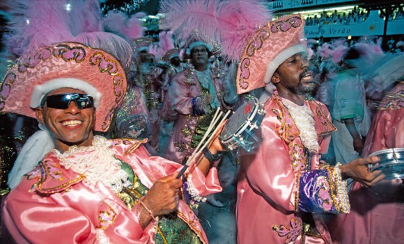 Dieses Bild entstand hinter den Kulissen des brasilianischen Karnevals in Rio de Janeiro. (Foto: Heiko Beyer)