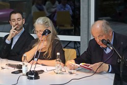 Die deutschen Textstellen aus Maurizio Fiorinos Roman „K.O.“ las Otto Marburger (rechts) vom Literaturpflaster-Team. (Foto: Jens Gesper)