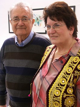 Katja Heinzelmann, hier mit Ehemann Günter, begeisterte jetzt mit argentinischen Märchen. (SZ-Foto: Dr. Volker Gastreich)